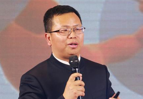 始終把陽(yáng)光、坦誠(chéng)作為自己做人做事的基礎(chǔ)